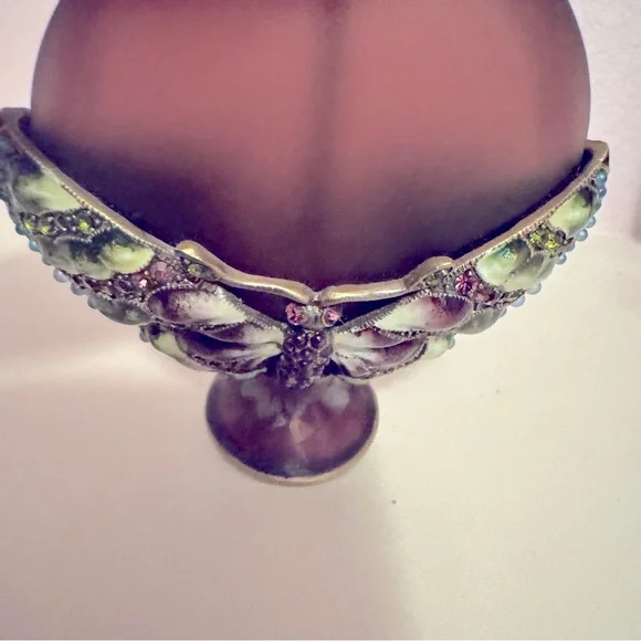 Jeweled Vintage Inspired Butterfly Crystal Perfume Bottle Atomizer - Picture 3 of 9